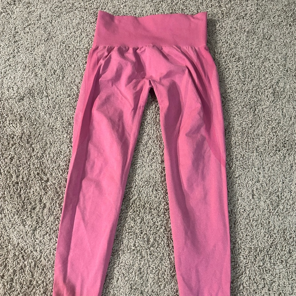 NVGTN Seamless contour legging size M bubblegum pink